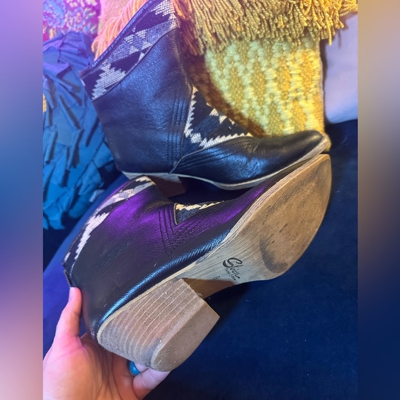 SBICCA Women’s Black Aztec Booties sz 8 - Picture 3 of 8